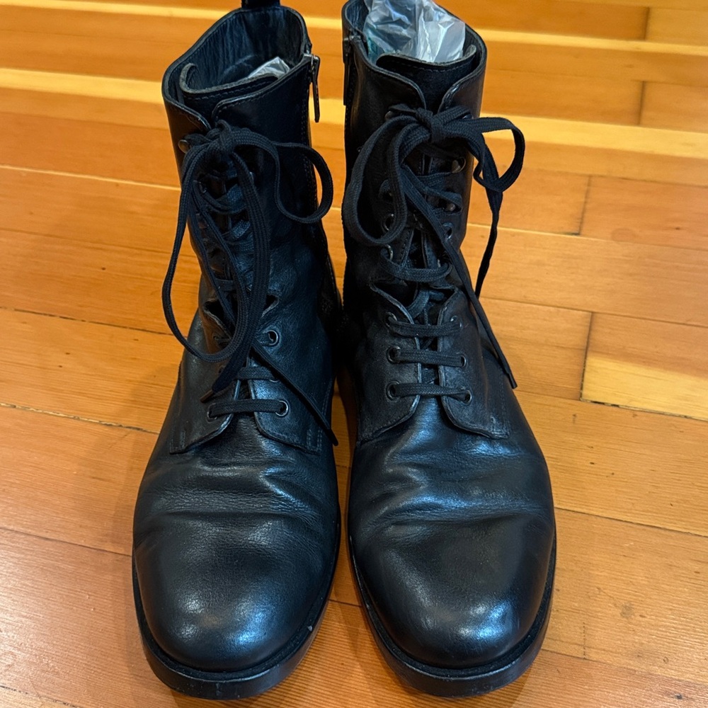 Common projects 8 eyelet tall boot - Picture 2 of 8